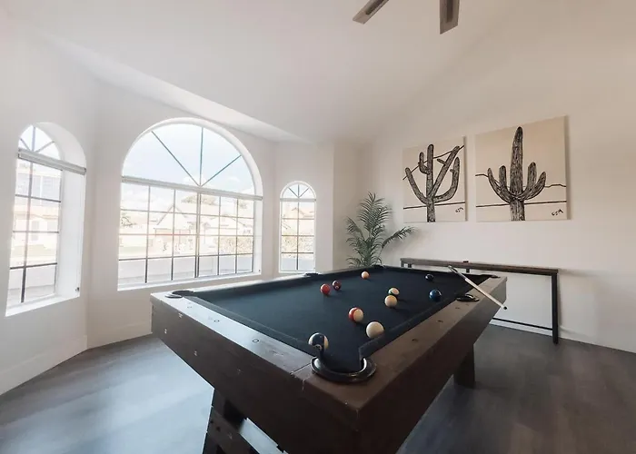 Bright, Modern Arizona Retreat With Gorgeous Pool! Glendale
