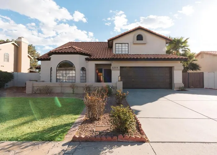 Holiday home Bright, Modern Arizona Retreat With Gorgeous Pool! Glendale