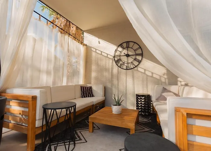 Holiday home Bright, Modern Arizona Retreat With Gorgeous Pool! Glendale