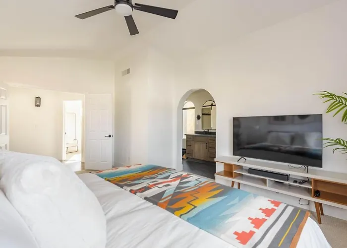 Holiday home Bright, Modern Arizona Retreat With Gorgeous Pool!