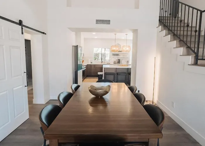 Bright, Modern Arizona Retreat With Gorgeous Pool! * Glendale