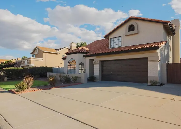 Holiday home Bright, Modern Arizona Retreat With Gorgeous Pool! Glendale