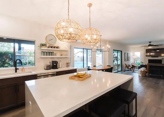 Holiday home Bright, Modern Arizona Retreat With Gorgeous Pool! Glendale