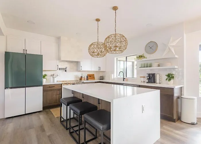 Bright, Modern Arizona Retreat With Gorgeous Pool! Holiday home *